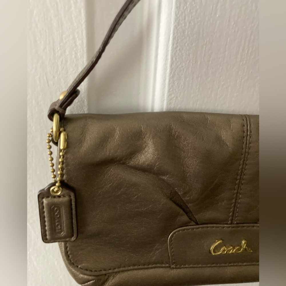 Coach - Picture 3 of 8